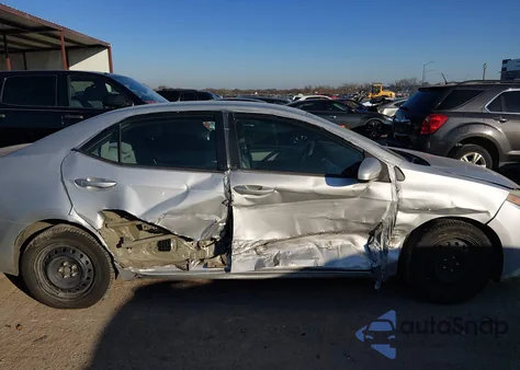 2015 Toyota Corolla Le z USA, uszkodzony, nr VIN 5YFBURHE0FP350941